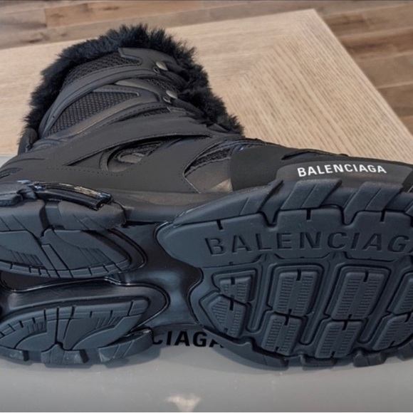 New BALENCIAGA men’ black Track Hike Faux Fur-Lined Sneakers sz 8 - Picture 4 of 6